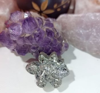 Kleiner Dinosaurier-Orgonit 8 gr. Modell 4