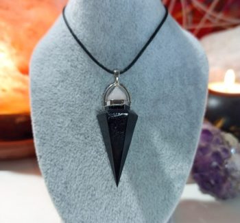 Orgonit-Pyramidenanhänger aus MAGNETIT und Quarzspitze 8 gr. Gewicht